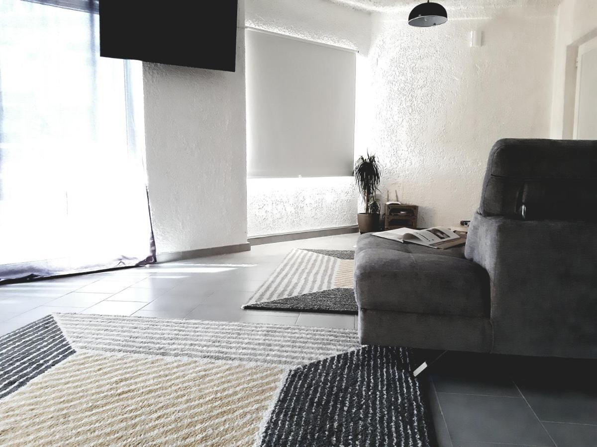21 Suites Deluxe Stay Near The Airport Markopoulo Mesogaias Экстерьер фото